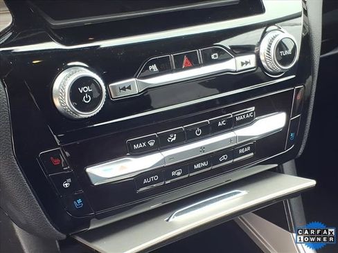 Used 2023 Ford Explorer Limited image 12