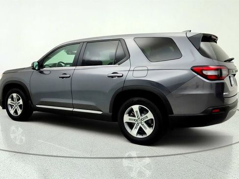 Used 2025 Honda Pilot EX-L image 7