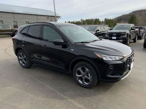 Certified 2025 Ford Escape ST-Line AWD/4WD image 3