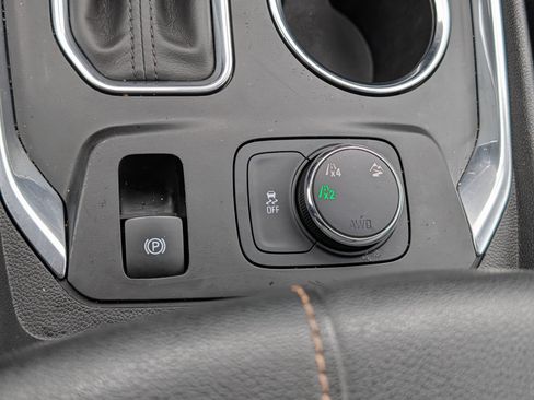 Used 2019 Chevrolet Traverse LT w/ LT Premium Package image 32