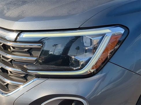 Certified 2024 Volkswagen Atlas SE image 6