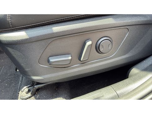 Used 2025 Kia Sportage EX FWD image 13