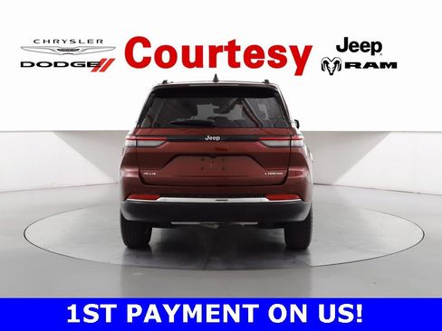 Certified 2023 Jeep Grand Cherokee Laredo w/ Luxury Tech Group I image 6