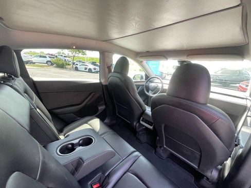 Used 2024 Tesla Model Y Long Range AWD/4WD image 11