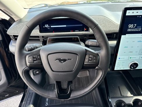 Certified 2025 Ford Mustang Mach-E Premium image 14