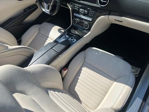 Used 2013 Mercedes-Benz SL 550 w/ Premium Pkg image 20