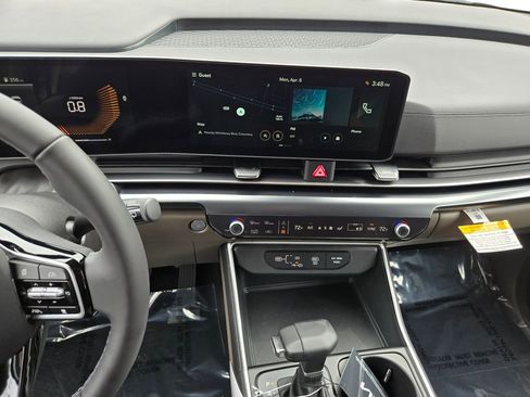 New 2026 Kia Carnival FWD image 23