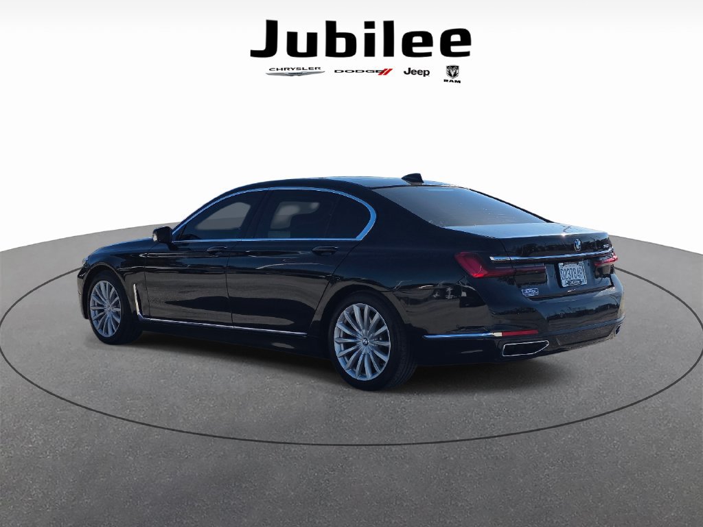 Used 2020 BMW 740i w/ Premium Package RWD image 4