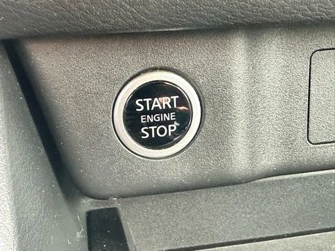 Used 2023 Nissan Rogue S AWD/4WD image 11