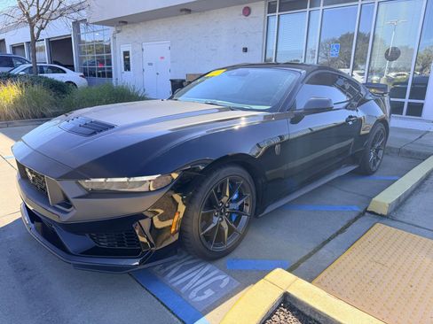 Used 2024 Ford Mustang Dark Horse image 3