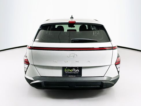 Used 2025 Hyundai Kona SE image 7