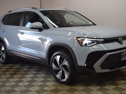 New 2025 Volkswagen Taos SE