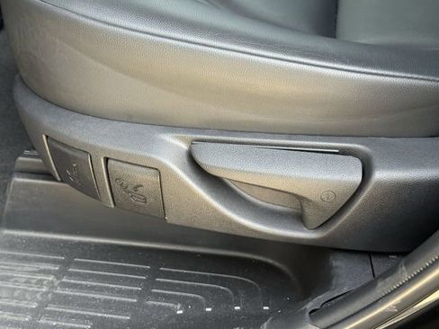 Used 2022 Toyota Highlander XLE image 31