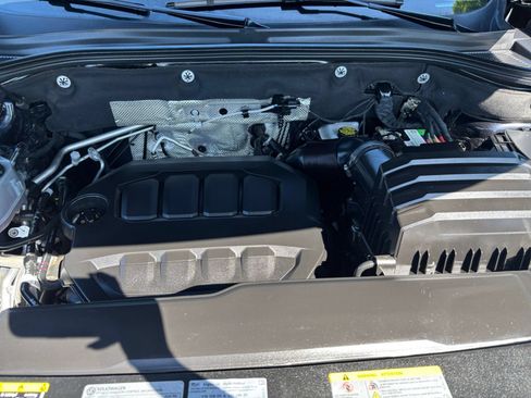 Used 2024 Volkswagen Atlas SE AWD/4WD image 34