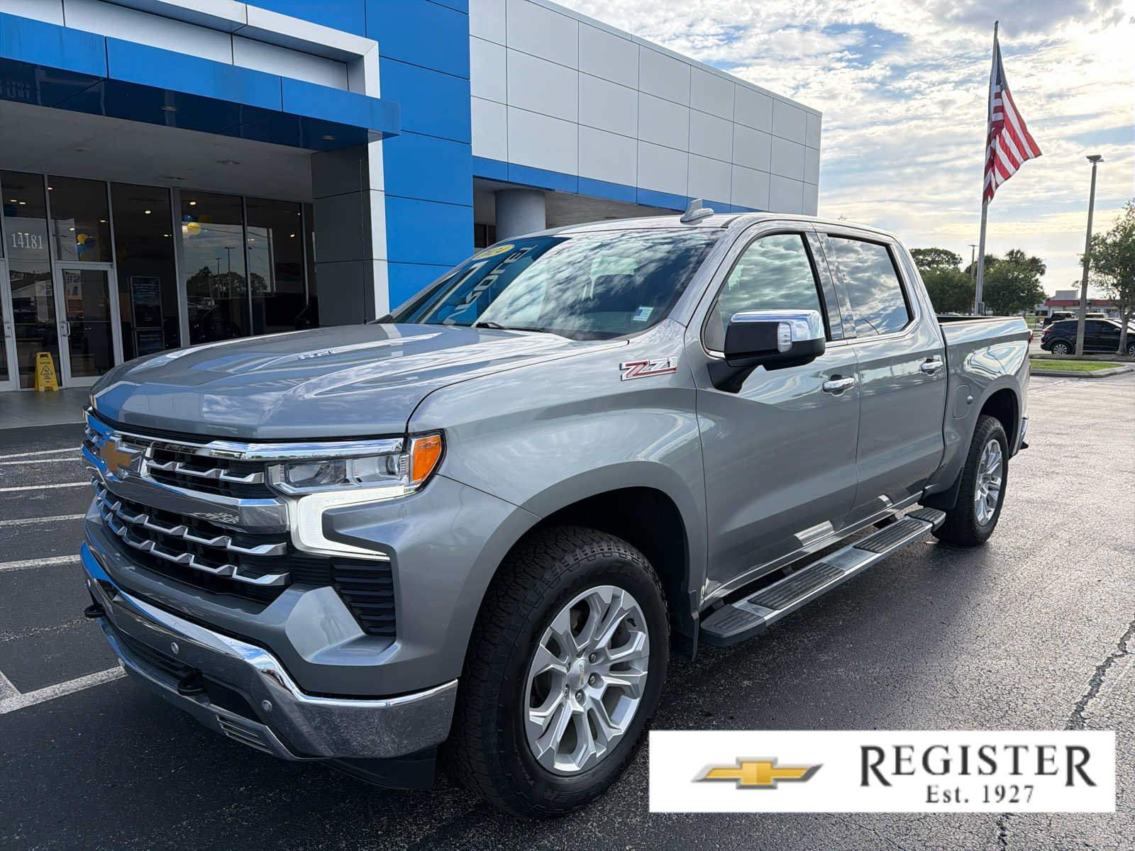 Used 2024 Chevrolet Silverado 1500 LTZ AWD/4WD image 1