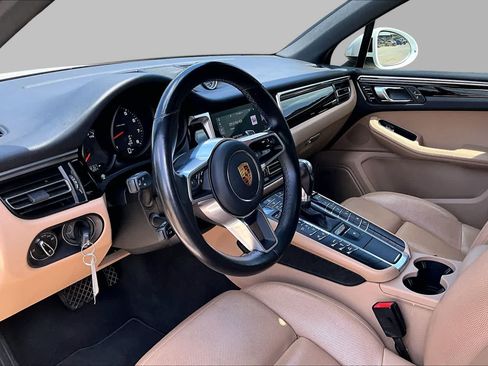 Used 2021 Porsche Macan AWD/4WD image 16