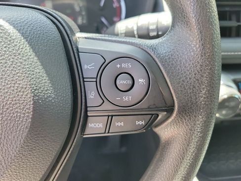Used 2024 Toyota RAV4 XLE FWD image 20