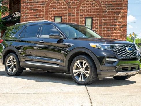 Used 2020 Ford Explorer Platinum w/ Premium Technology Package AWD/4WD image 3