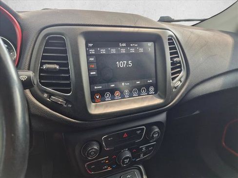 Used 2020 Jeep Compass Trailhawk AWD/4WD image 9