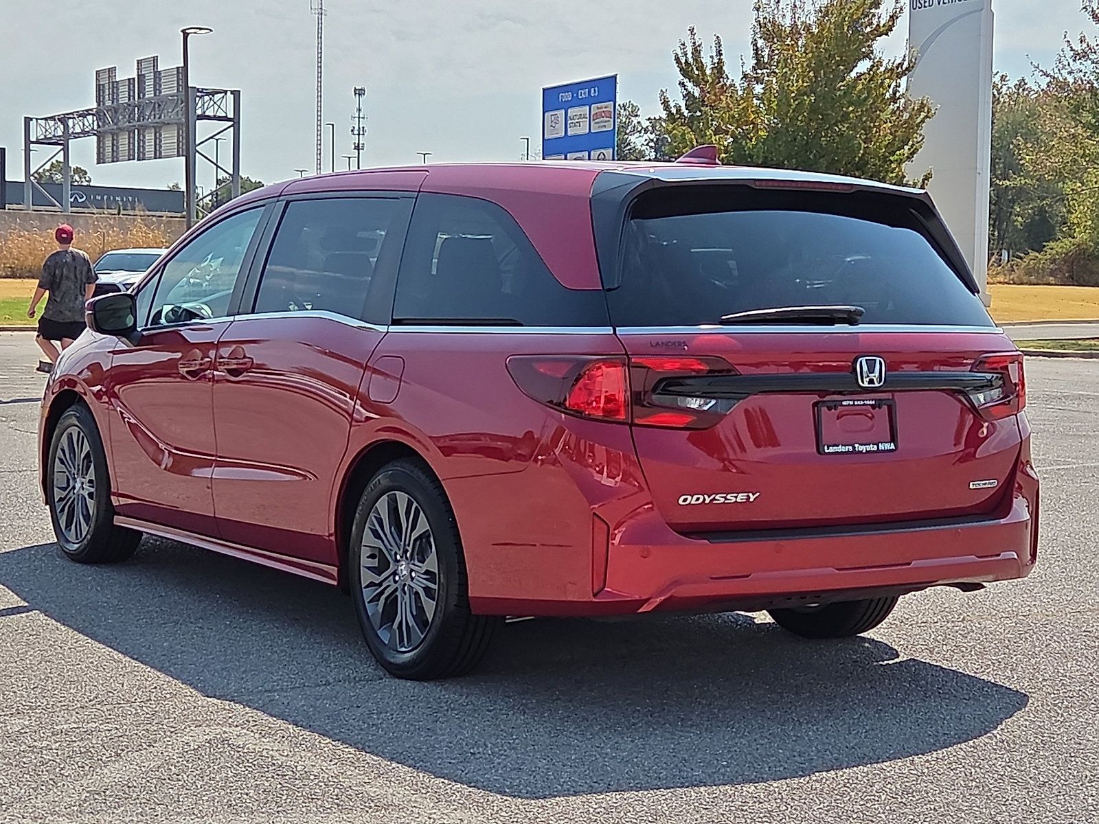 Used 2025 Honda Odyssey Touring image 4