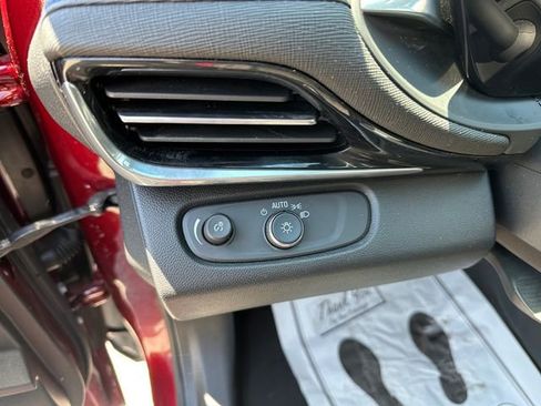 Used 2024 Buick Envista Sport Touring w/ Convenience I Package FWD image 21