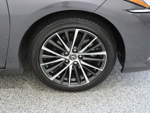 Used 2022 Lexus ES 350 w/ Premium Package FWD image 5