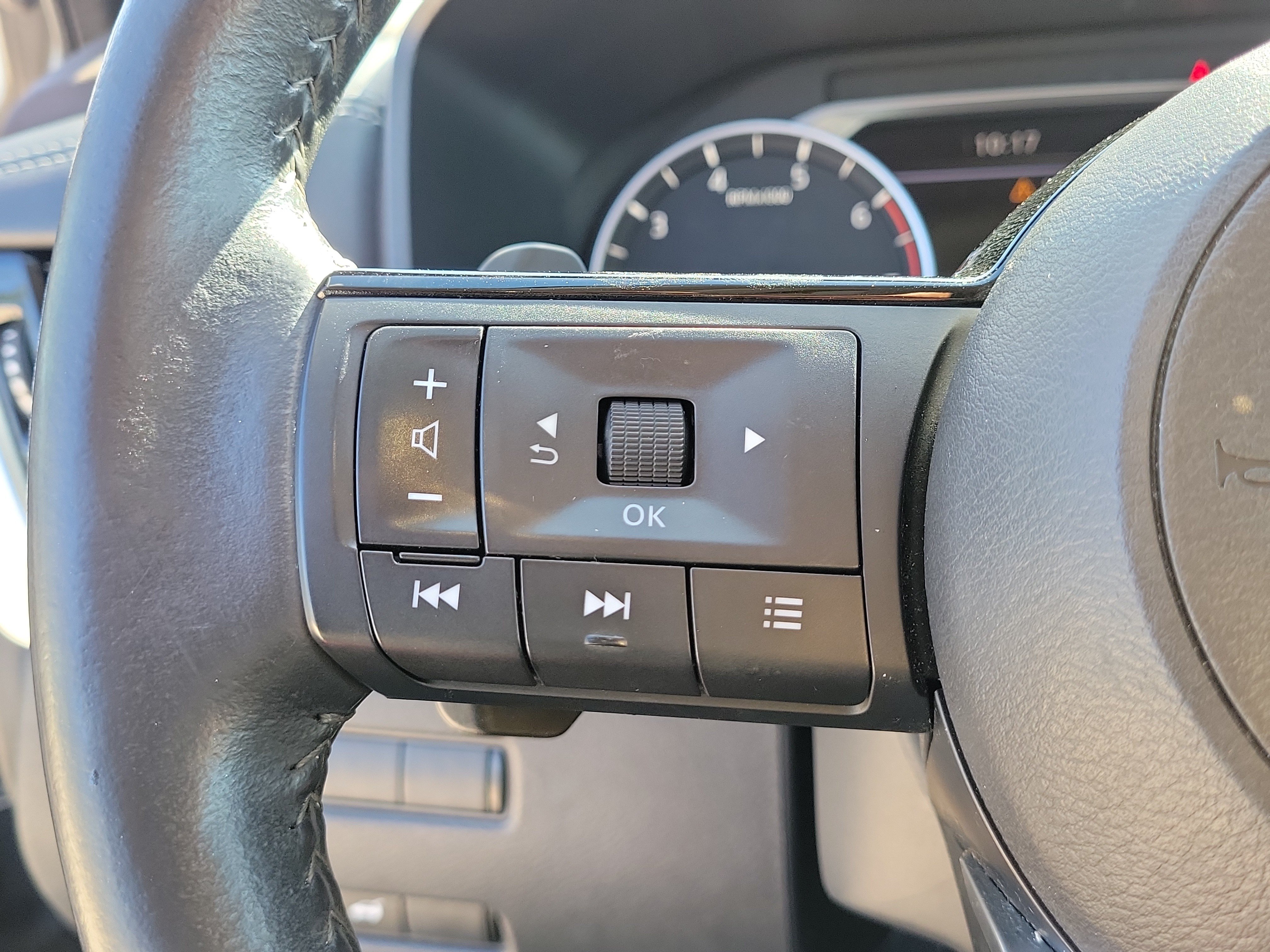 Certified 2021 Nissan Rogue SL w/ Premium Package FWD image 25