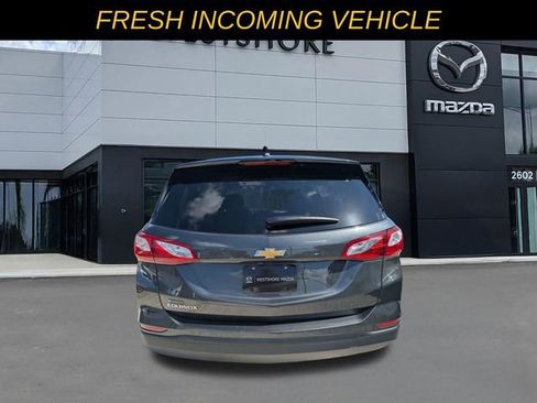 Used 2020 Chevrolet Equinox LS w/ LS Convenience Package FWD image 4
