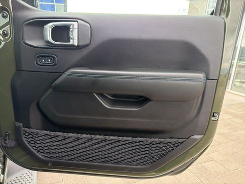 Used 2024 Jeep Wrangler High Altitude AWD/4WD image 25