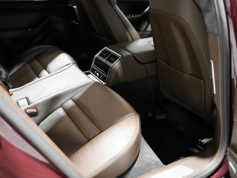 Used 2018 Porsche Panamera Turbo image 32