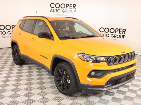 Used 2026 Jeep Compass Latitude AWD/4WD image 1