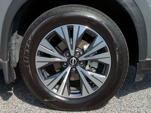 Certified 2023 Nissan Rogue SV image 11