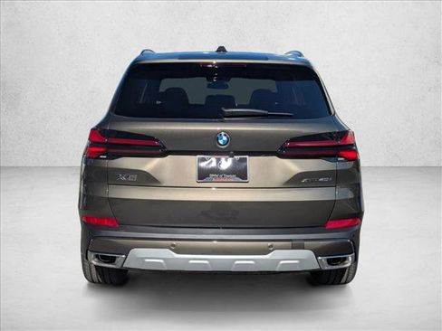 Used 2026 BMW X5 xDrive40i w/ Premium Package AWD/4WD image 8