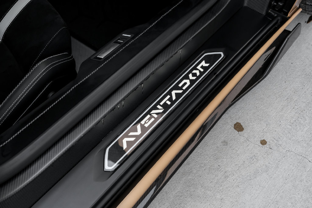 Used 2020 Lamborghini Aventador SVJ AWD/4WD image 41