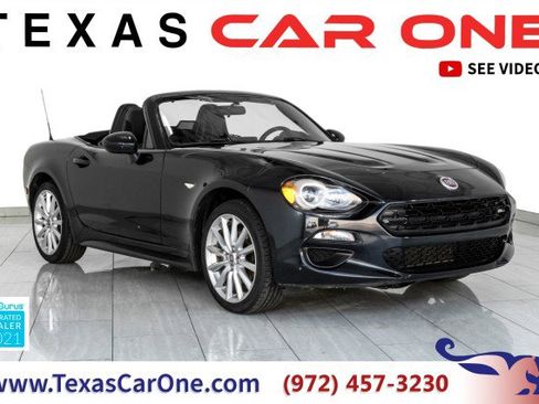 Used 2017 FIAT 124 Spider Classica RWD image 1