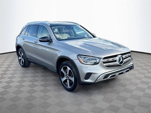 Used 2021 Mercedes-Benz GLC 300 w/ Multimedia Package image 4