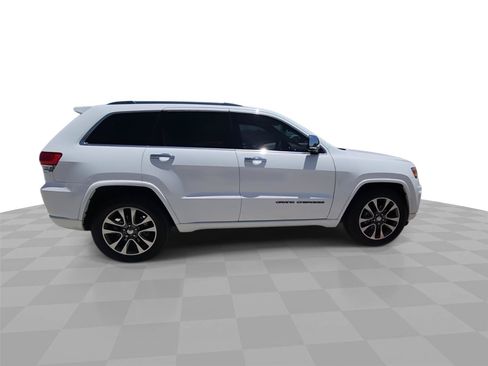 Used 2017 Jeep Grand Cherokee Overland RWD image 9