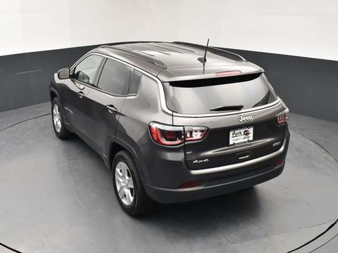 Used 2022 Jeep Compass Latitude w/ Convenience Group AWD/4WD image 13