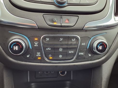 Used 2023 Chevrolet Equinox LT image 12