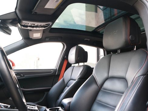 Used 2022 Porsche Macan GTS image 38