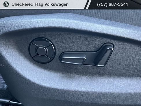 New 2026 Volkswagen Tiguan SE R-Line image 21