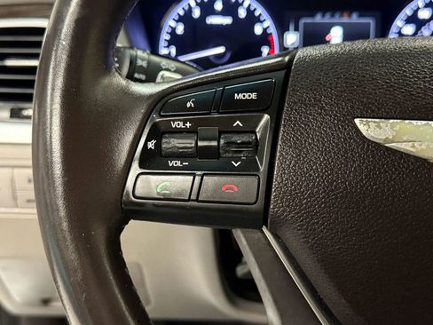 Used 2015 Hyundai Genesis 3.8 image 28