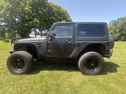 Used 2014 Jeep Wrangler Sport w/ Connectivity Group image 6