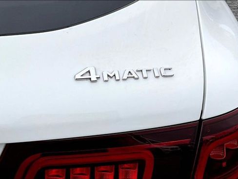Used 2022 Mercedes-Benz GLC 300 4MATIC image 24