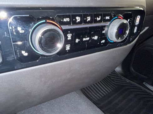 Used 2024 Chevrolet Silverado 2500 LT w/ Convenience Package AWD/4WD image 29