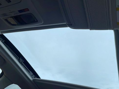 Used 2016 Subaru Forester 2.5i Touring w/ Eyesight & Navigation System image 23