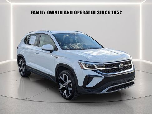 Certified 2023 Volkswagen Taos SEL AWD/4WD image 7