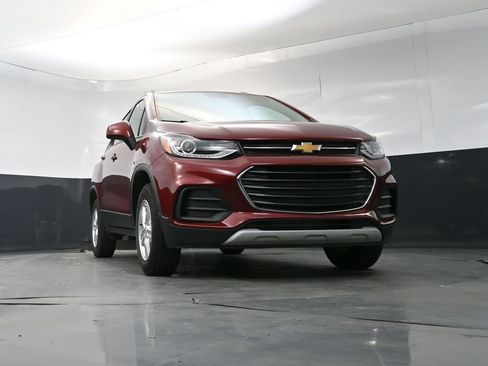 Used 2022 Chevrolet Trax LT w/ LT Convenience Package AWD/4WD image 25