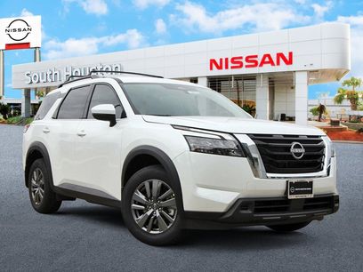 New 2025 Nissan Pathfinder SV