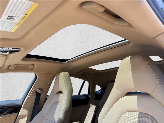 Used 2019 Porsche Panamera image 18